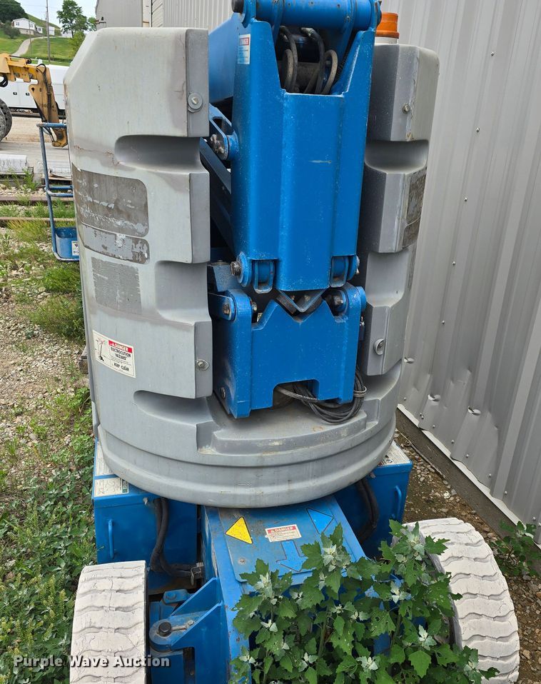 image for item DM1706 2006 Genie Z3020N boom lift