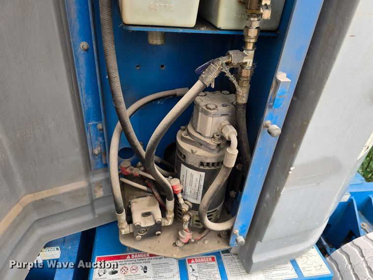 image for item DM1706 2006 Genie Z3020N boom lift