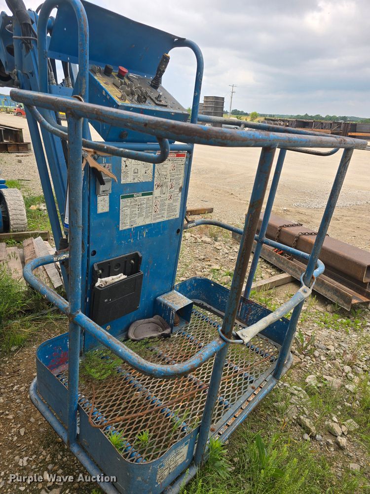 image for item DM1706 2006 Genie Z3020N boom lift