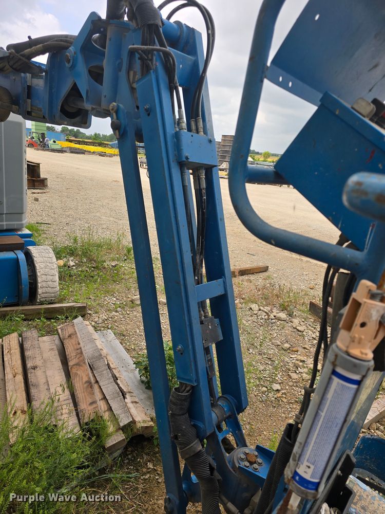 image for item DM1706 2006 Genie Z3020N boom lift