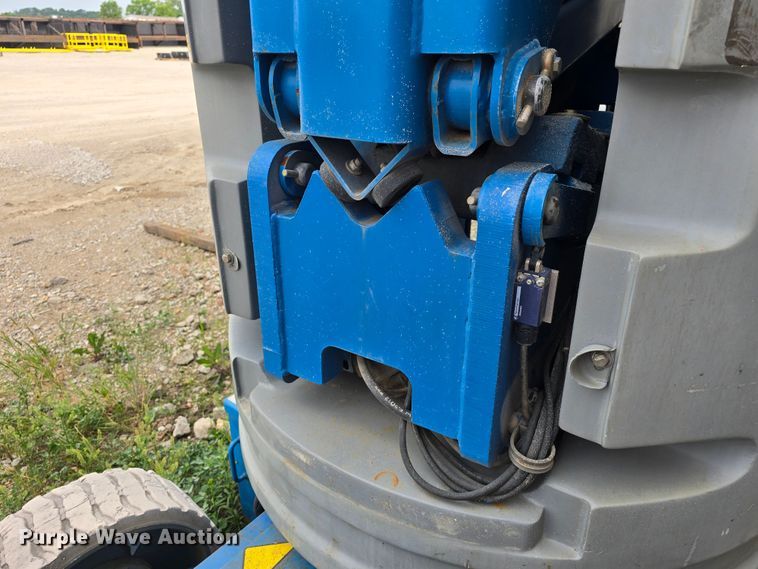 image for item DM1706 2006 Genie Z3020N boom lift