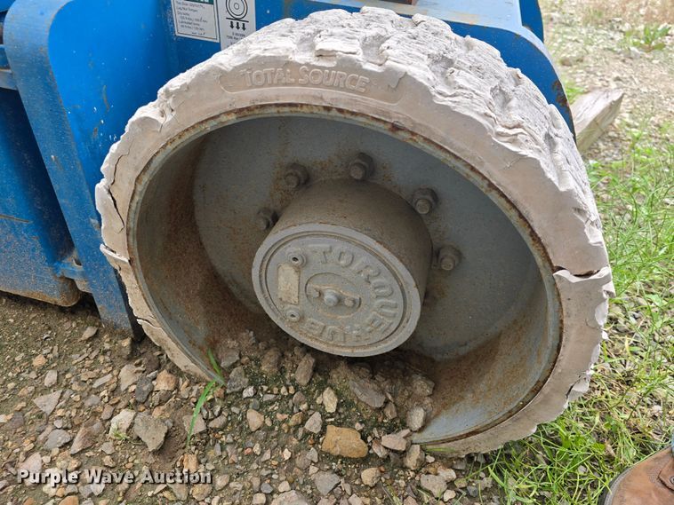 image for item DM1706 2006 Genie Z3020N boom lift