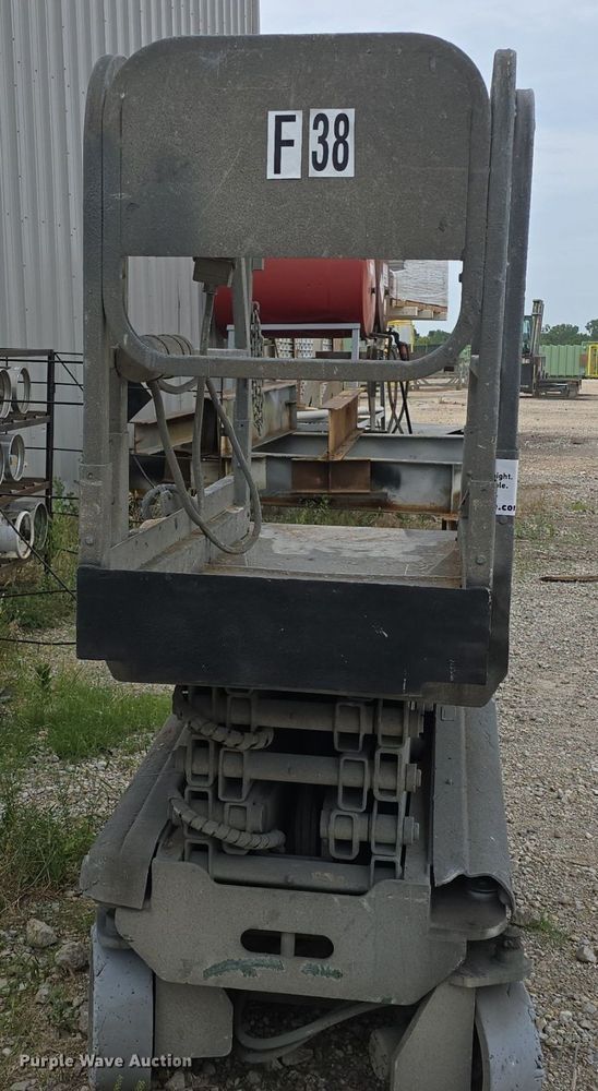 image for item DM1716 Condor V1833XL scissor lift