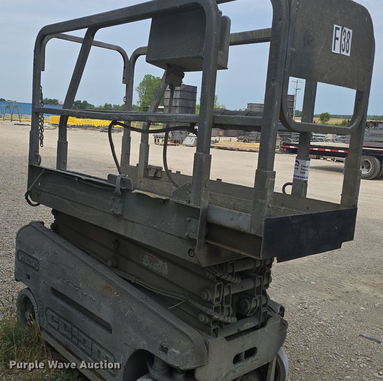 image for item DM1716 Condor V1833XL scissor lift