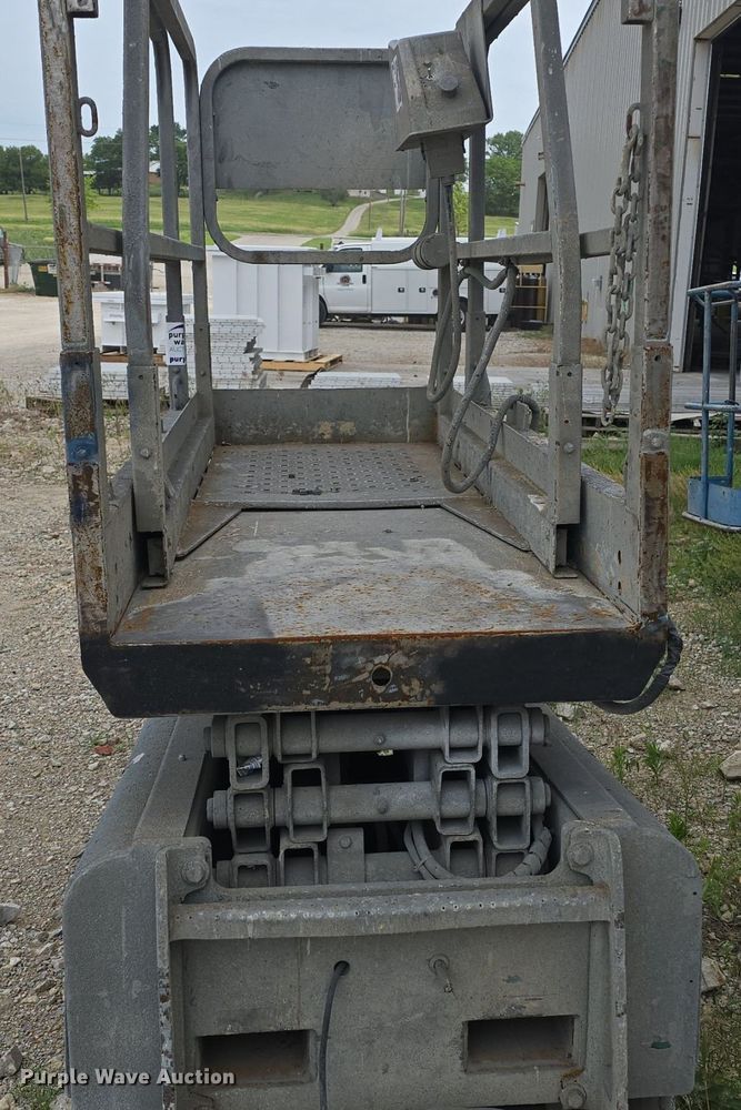 image for item DM1716 Condor V1833XL scissor lift