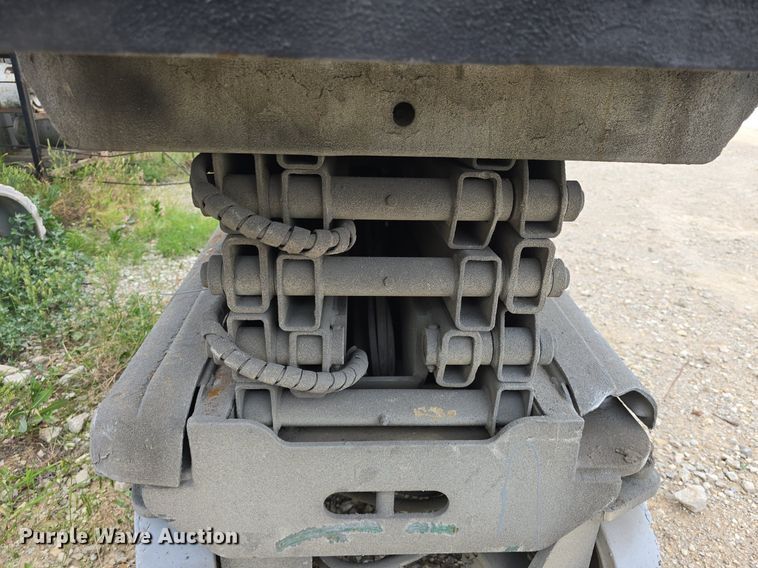 image for item DM1716 Condor V1833XL scissor lift