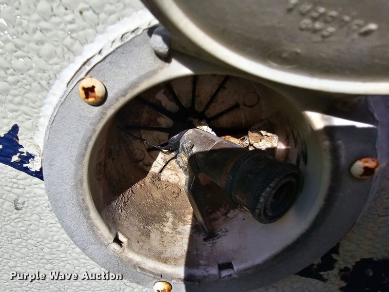 image for item DM1717 2000 Dutchmen Classic camper