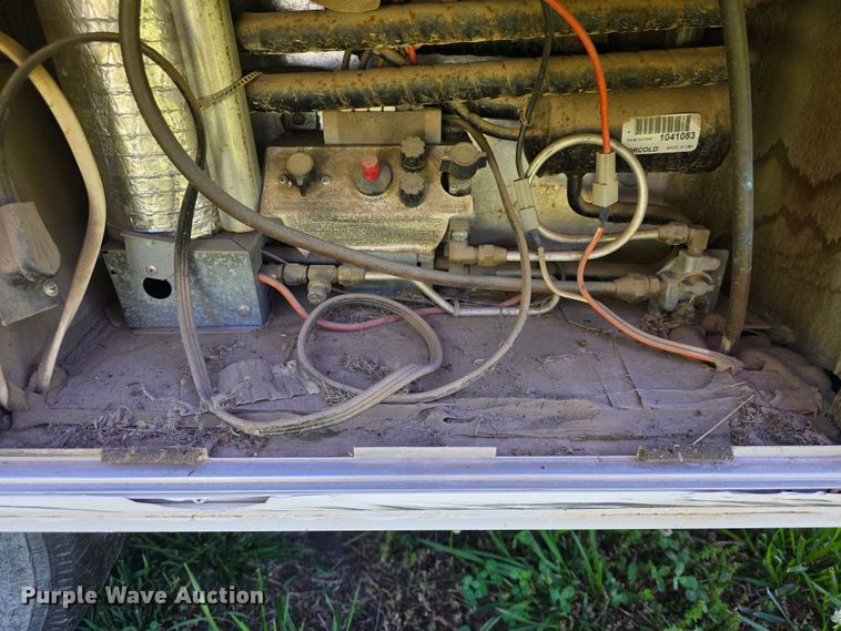 image for item DM1717 2000 Dutchmen Classic camper