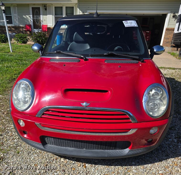 image for item DM1718 2006 Mini Cooper S convertible