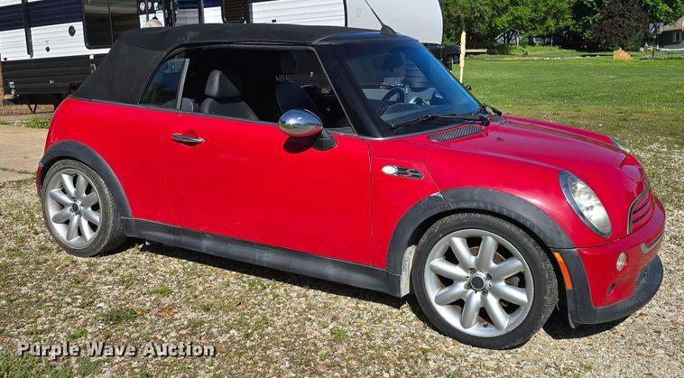 image for item DM1718 2006 Mini Cooper S convertible