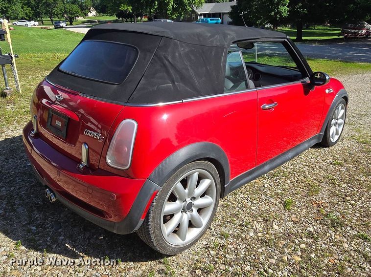 image for item DM1718 2006 Mini Cooper S convertible
