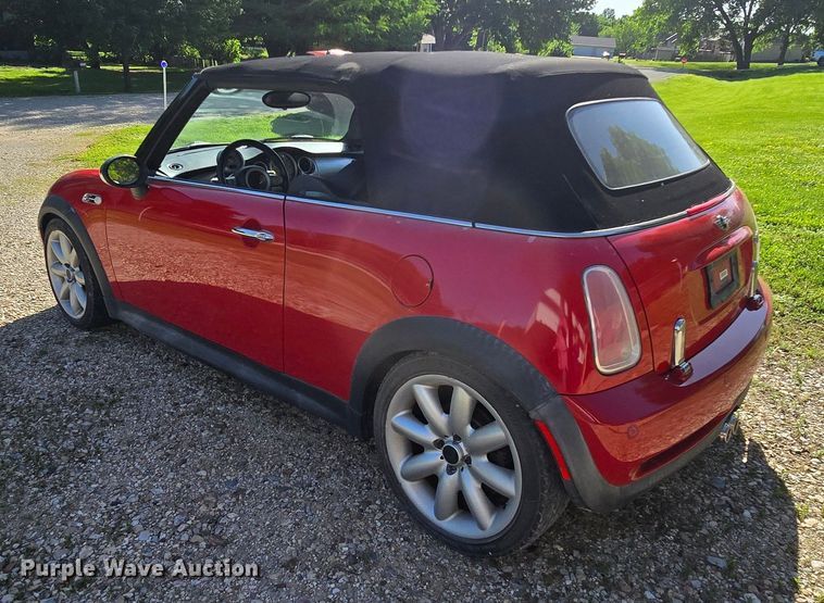 image for item DM1718 2006 Mini Cooper S convertible