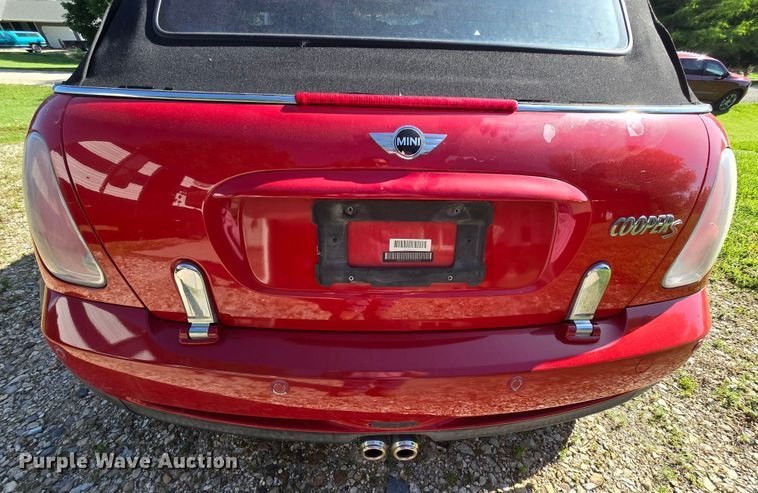 image for item DM1718 2006 Mini Cooper S convertible