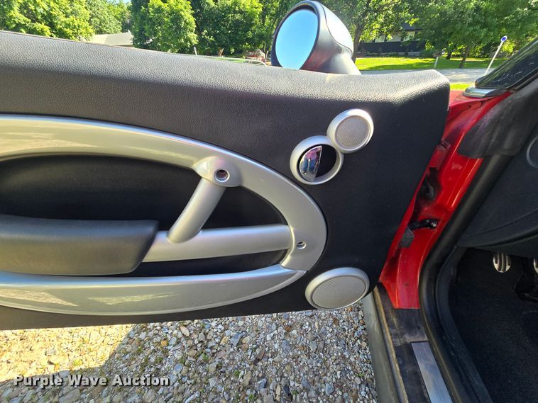 image for item DM1718 2006 Mini Cooper S convertible