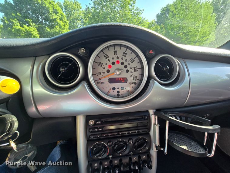 image for item DM1718 2006 Mini Cooper S convertible