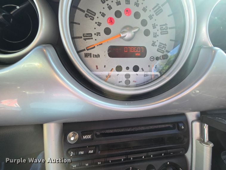 image for item DM1718 2006 Mini Cooper S convertible