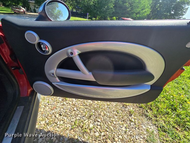 image for item DM1718 2006 Mini Cooper S convertible