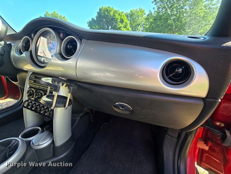 image for item DM1718 2006 Mini Cooper S convertible