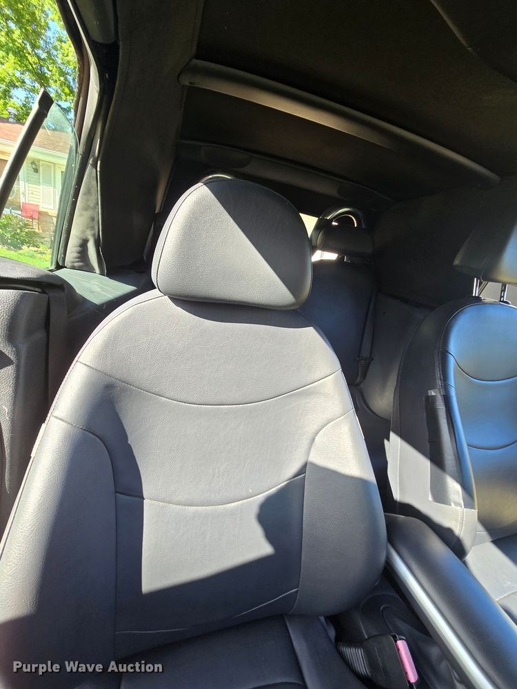 image for item DM1718 2006 Mini Cooper S convertible