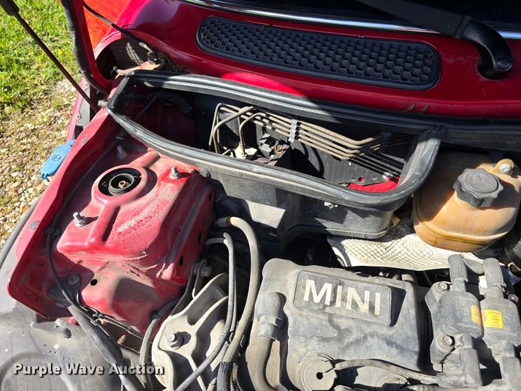 image for item DM1718 2006 Mini Cooper S convertible