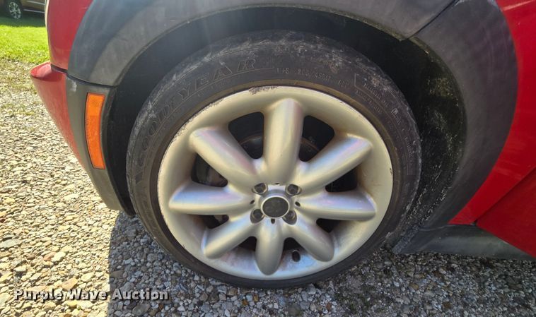 image for item DM1718 2006 Mini Cooper S convertible