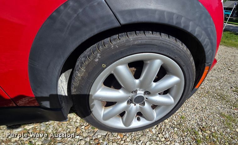 image for item DM1718 2006 Mini Cooper S convertible