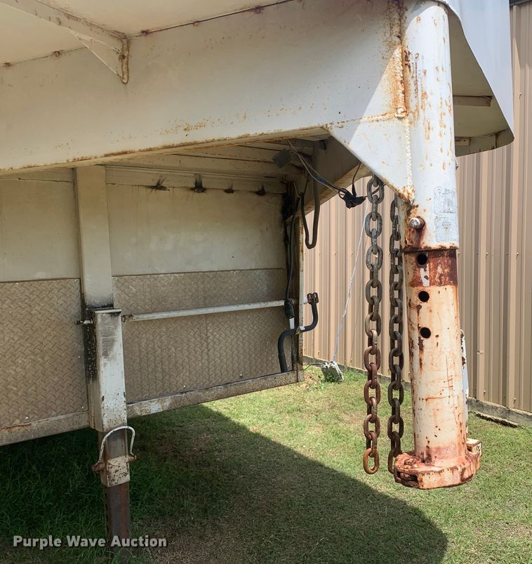 image for item DM7856 2012 CM 20' Cargo gooseneck enclosed cargo trailer