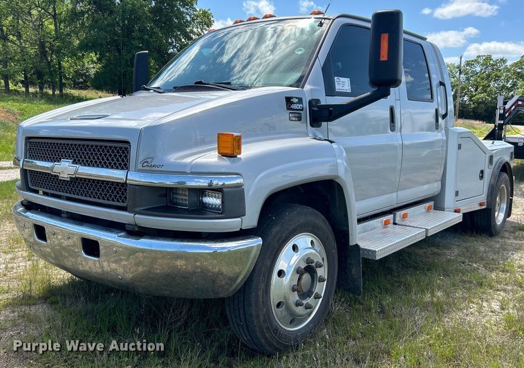 image for item DO1139 2006 Chevrolet C4500 flatbed truck