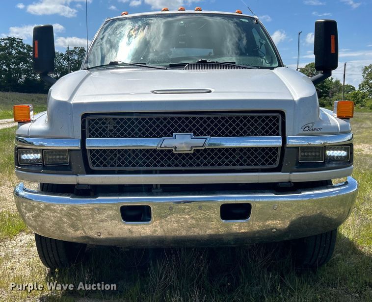 image for item DO1139 2006 Chevrolet C4500 flatbed truck