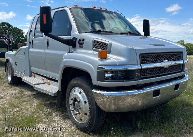 image for item DO1139 2006 Chevrolet C4500 flatbed truck