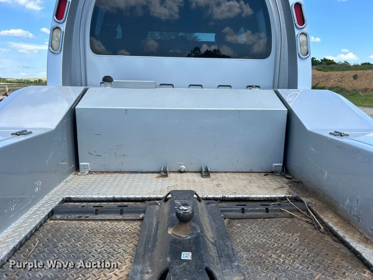 image for item DO1139 2006 Chevrolet C4500 flatbed truck