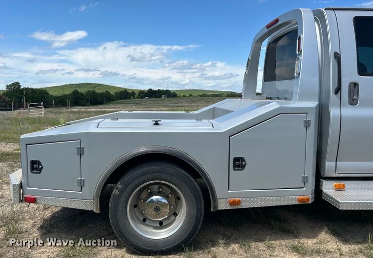 image for item DO1139 2006 Chevrolet C4500 flatbed truck