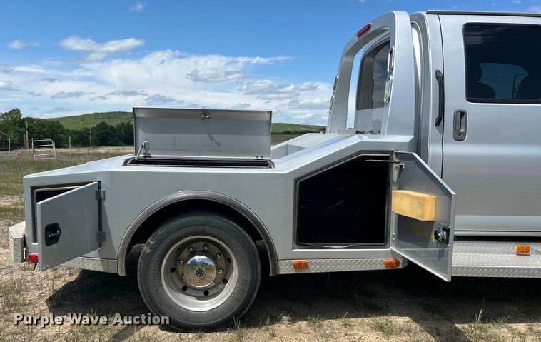 image for item DO1139 2006 Chevrolet C4500 flatbed truck