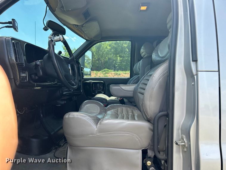 image for item DO1139 2006 Chevrolet C4500 flatbed truck