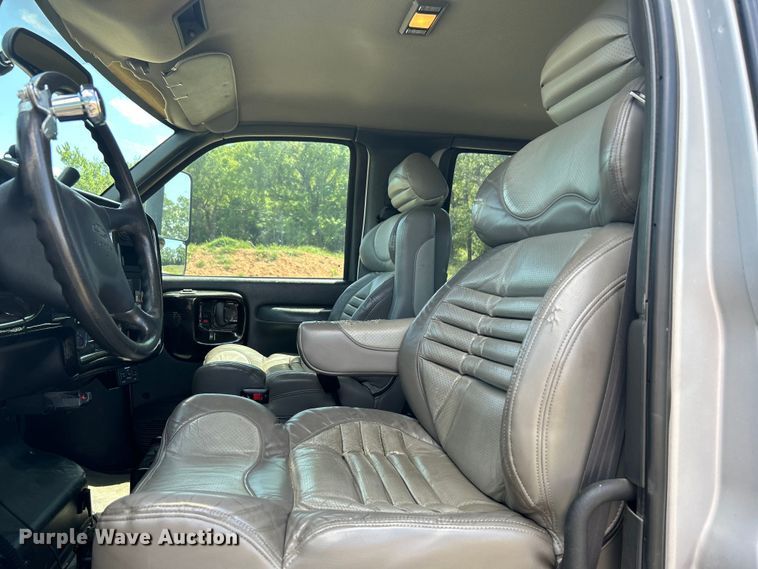 image for item DO1139 2006 Chevrolet C4500 flatbed truck