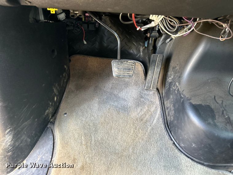 image for item DO1139 2006 Chevrolet C4500 flatbed truck