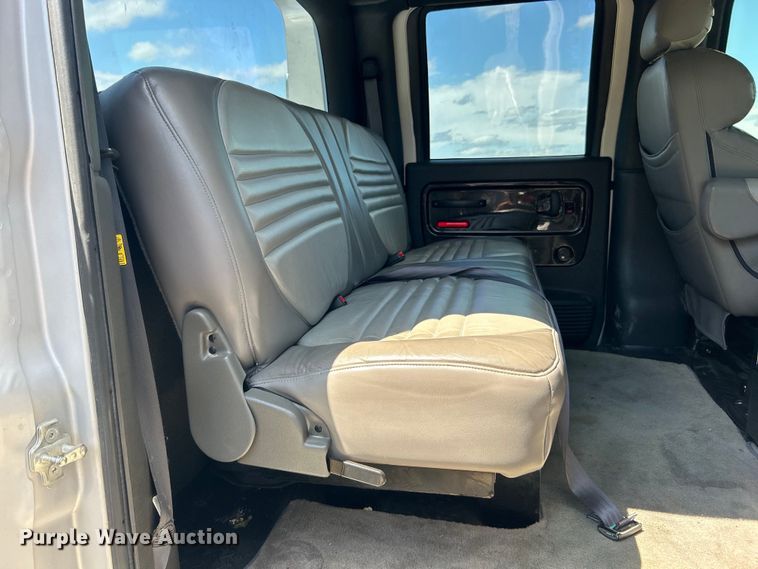 image for item DO1139 2006 Chevrolet C4500 flatbed truck