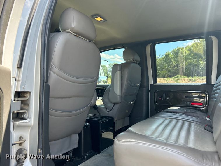 image for item DO1139 2006 Chevrolet C4500 flatbed truck