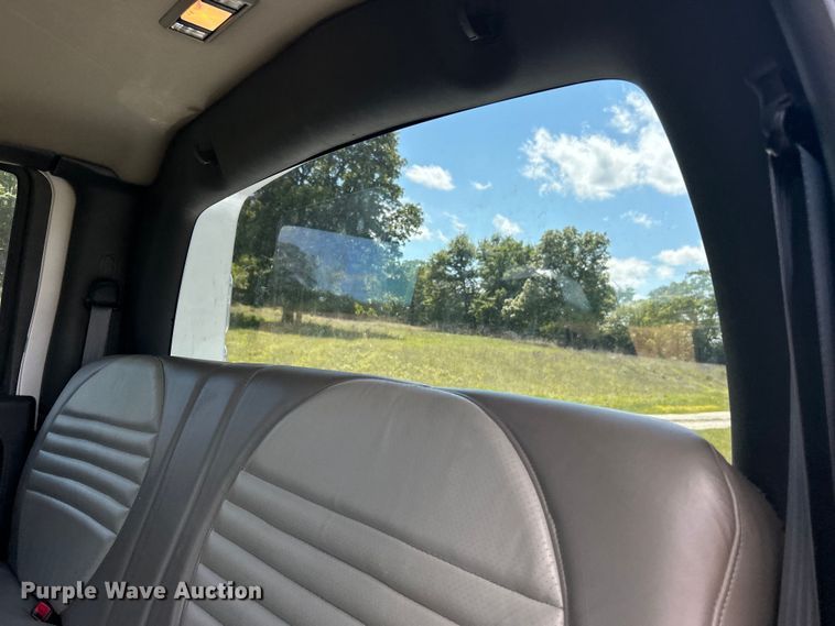 image for item DO1139 2006 Chevrolet C4500 flatbed truck