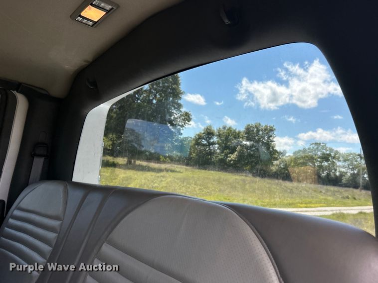 image for item DO1139 2006 Chevrolet C4500 flatbed truck