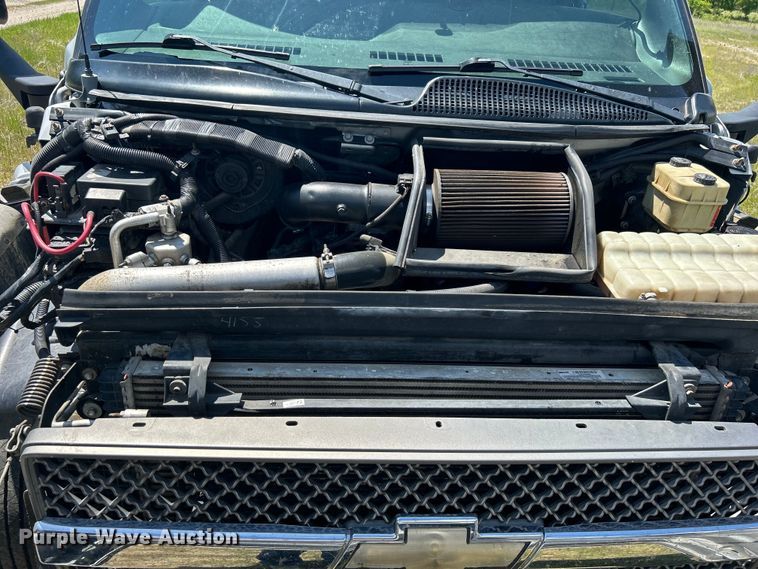 image for item DO1139 2006 Chevrolet C4500 flatbed truck