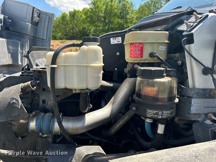 image for item DO1139 2006 Chevrolet C4500 flatbed truck