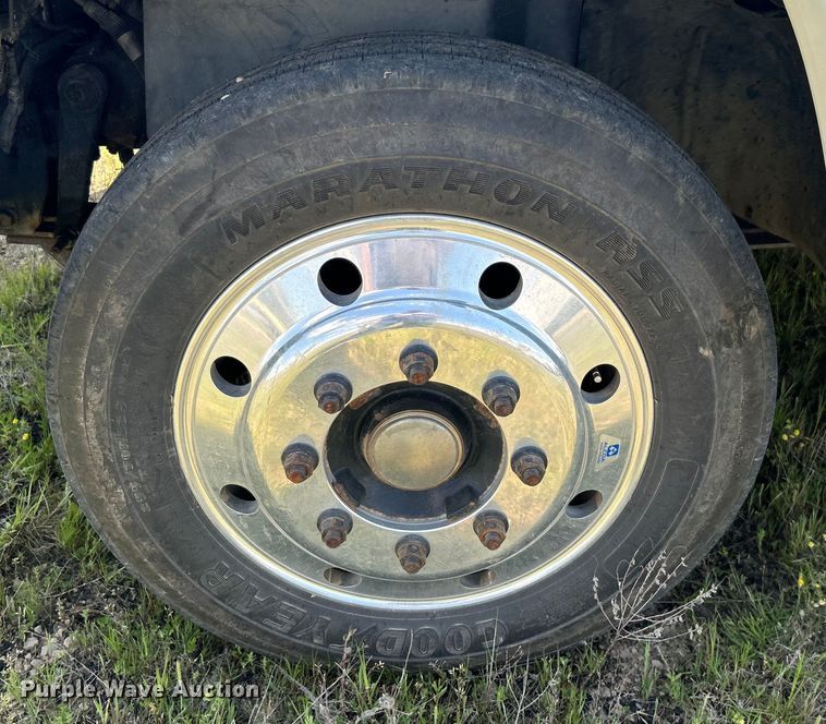 image for item DO1139 2006 Chevrolet C4500 flatbed truck