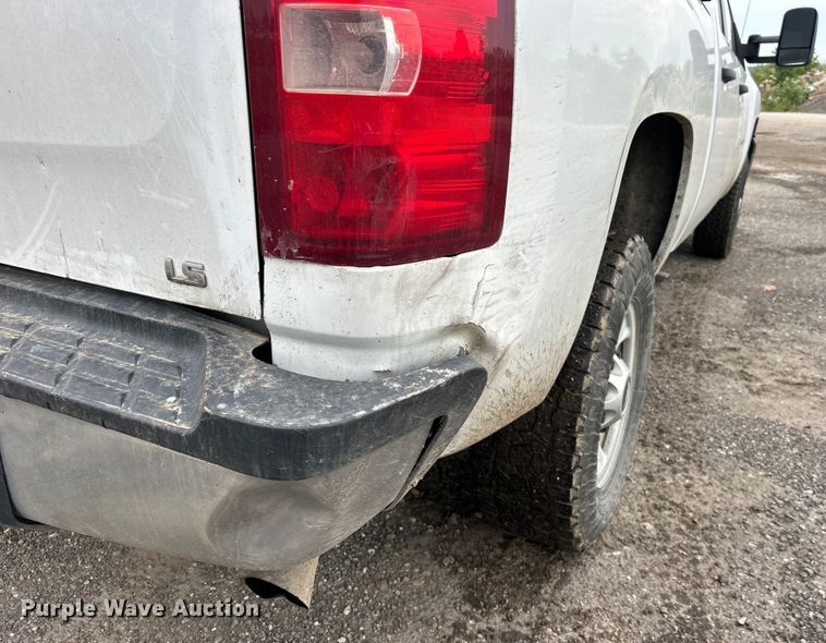 image for item DO6483 2014 Chevrolet  Silverado 2500HD Crew Cab pickup truck