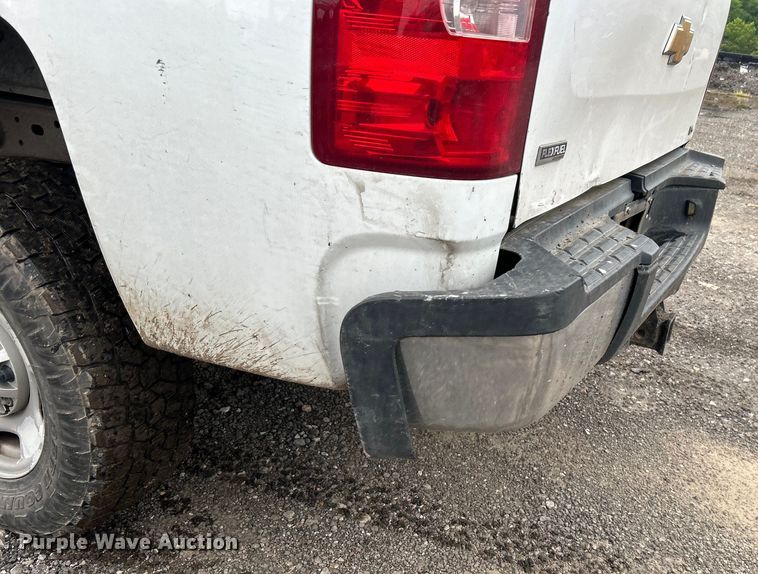 image for item DO6483 2014 Chevrolet  Silverado 2500HD Crew Cab pickup truck