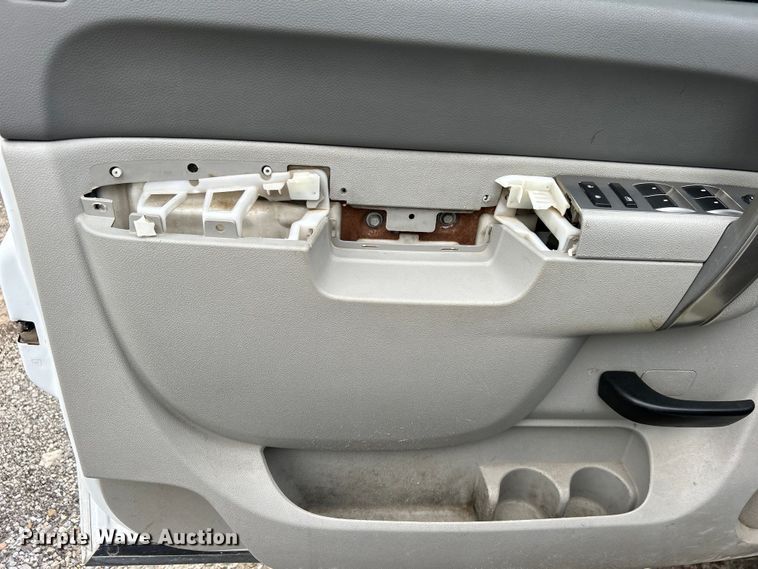 image for item DO6483 2014 Chevrolet  Silverado 2500HD Crew Cab pickup truck