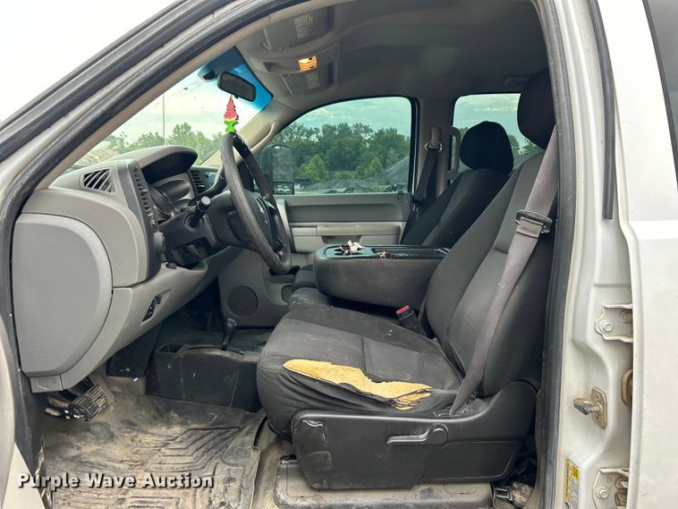 image for item DO6483 2014 Chevrolet  Silverado 2500HD Crew Cab pickup truck