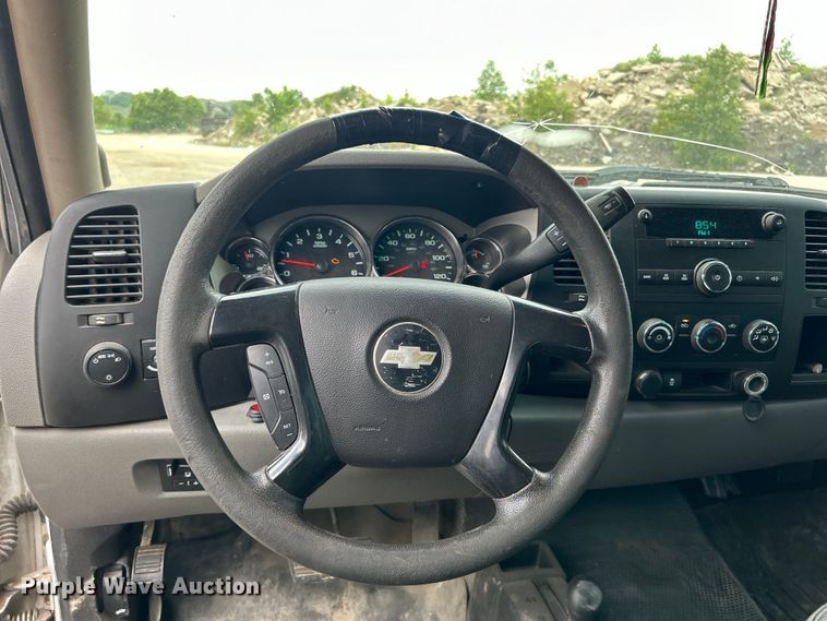 image for item DO6483 2014 Chevrolet  Silverado 2500HD Crew Cab pickup truck