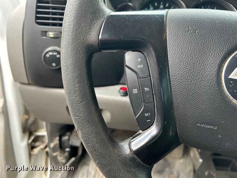 image for item DO6483 2014 Chevrolet  Silverado 2500HD Crew Cab pickup truck