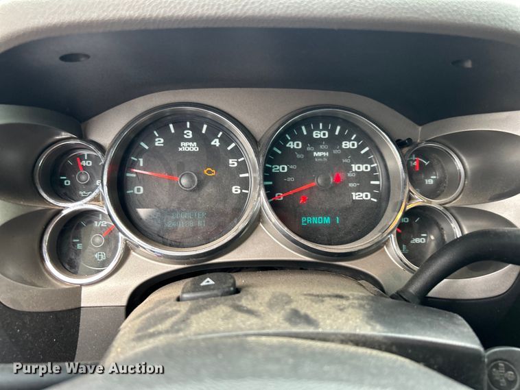 image for item DO6483 2014 Chevrolet  Silverado 2500HD Crew Cab pickup truck